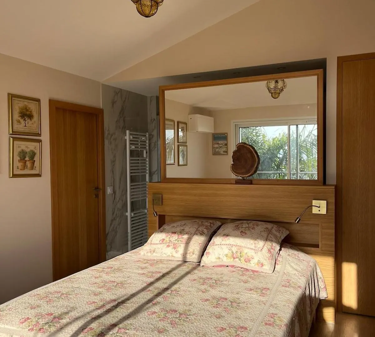 La Plage De Saint Clair A Pied Le Lavandou Guest house
