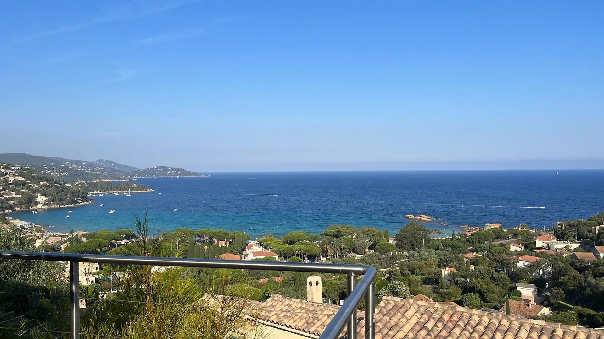 La Plage De Saint Clair A Pied Le Lavandou