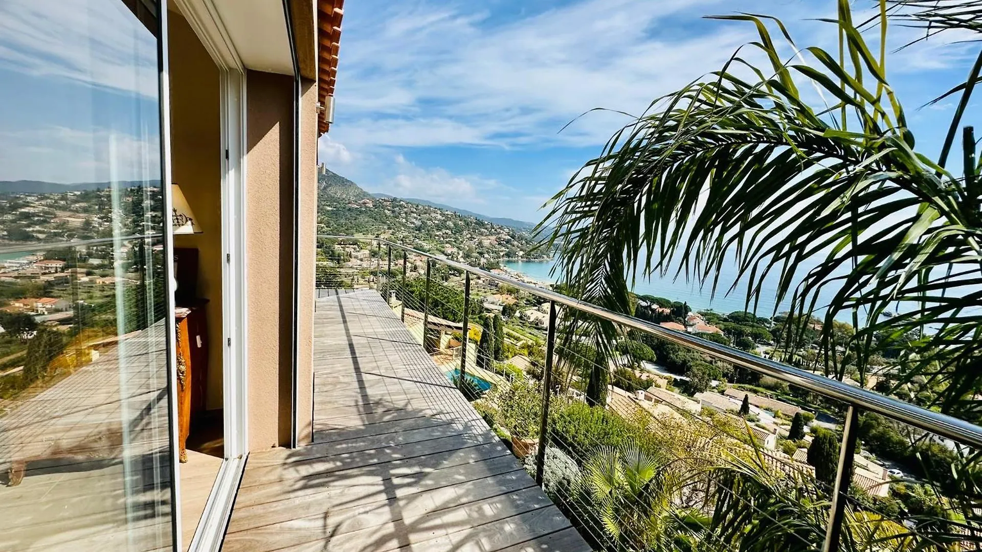La Plage De Saint Clair A Pied Le Lavandou Guest house