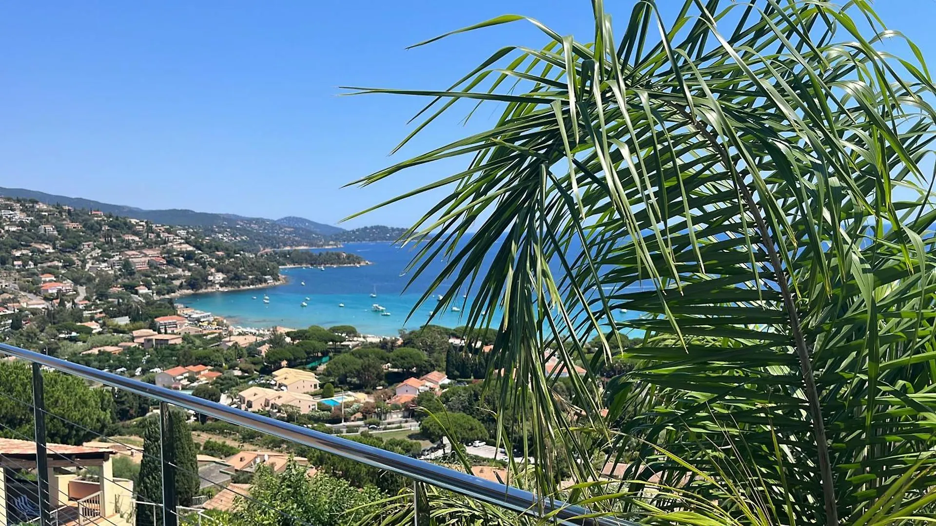 Guest house La Plage De Saint Clair A Pied Le Lavandou